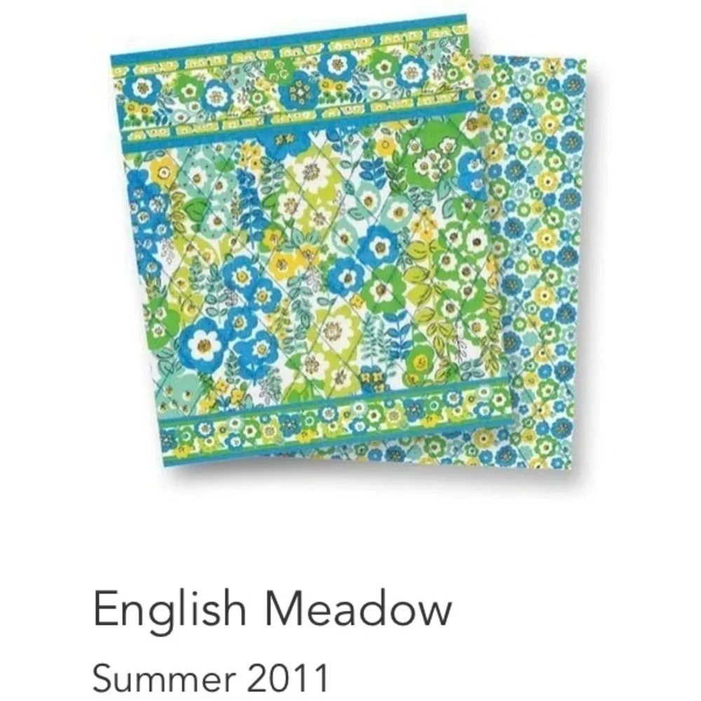 VERA BRADLEY English Meadow Reader Tech Tablet Laptop Floral Padded Case Green